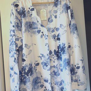 XXL White and Blue Silk Ladies Shirt with Scalloped Collar